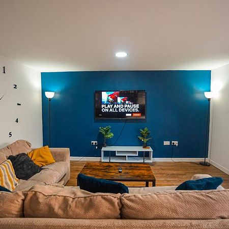 Private And Spacious 2 Bedroom House - Free Parking! คาร์ดิฟฟ์ ภายนอก รูปภาพ
