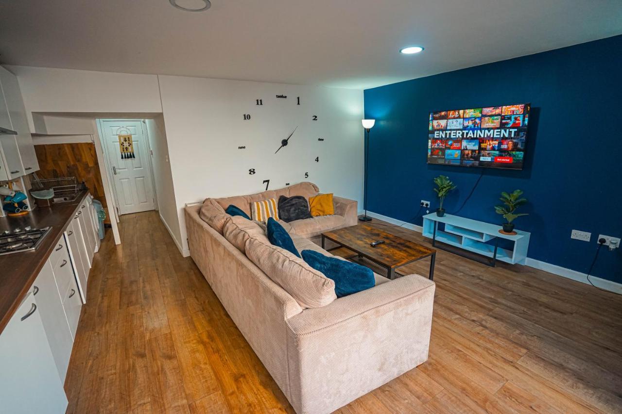 Private And Spacious 2 Bedroom House - Free Parking! คาร์ดิฟฟ์ ภายนอก รูปภาพ