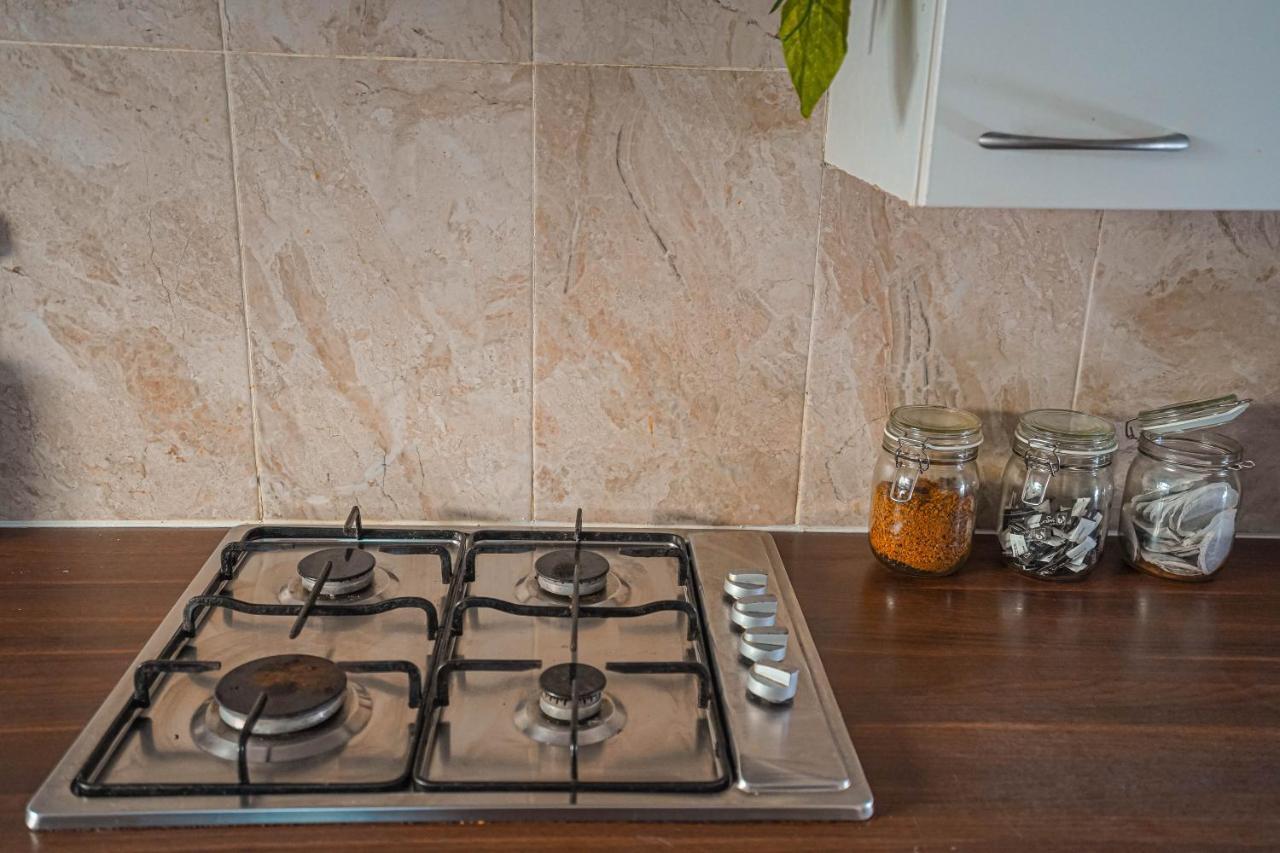 Private And Spacious 2 Bedroom House - Free Parking! คาร์ดิฟฟ์ ภายนอก รูปภาพ